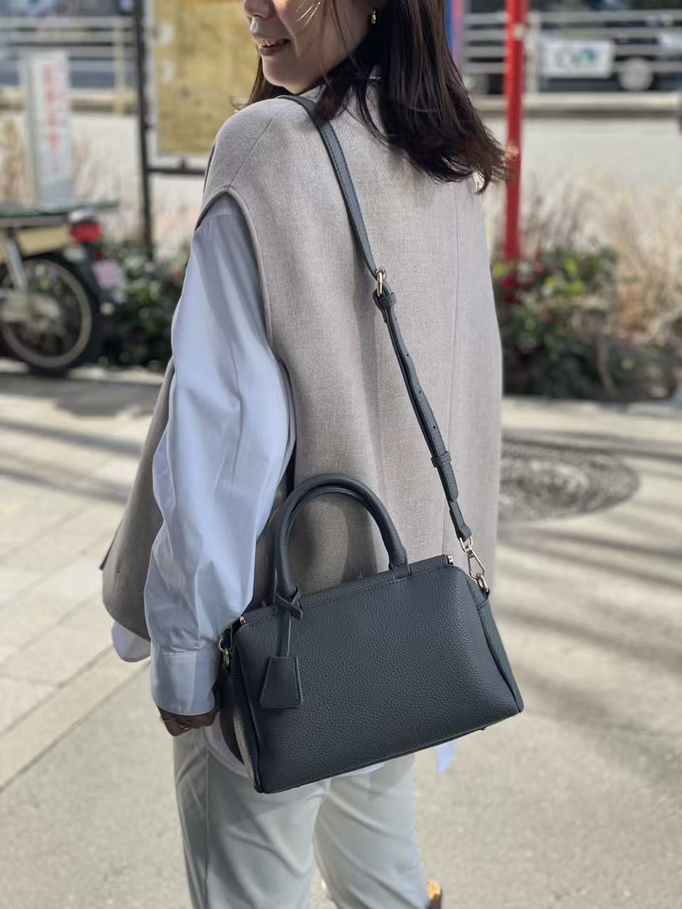 2WAYバーハンドルバッグ キーチャーム付き